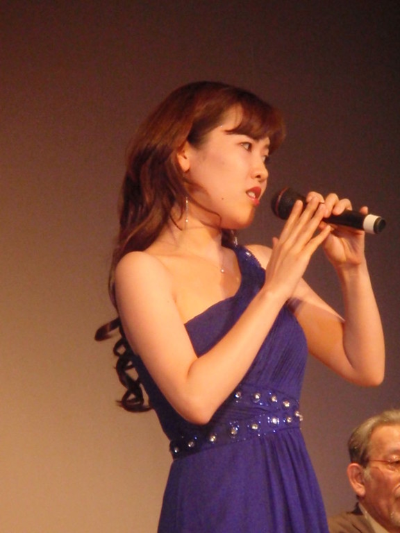 2010年11月21日武蔵野公会堂「New Voice」一生懸命歌ってます！
