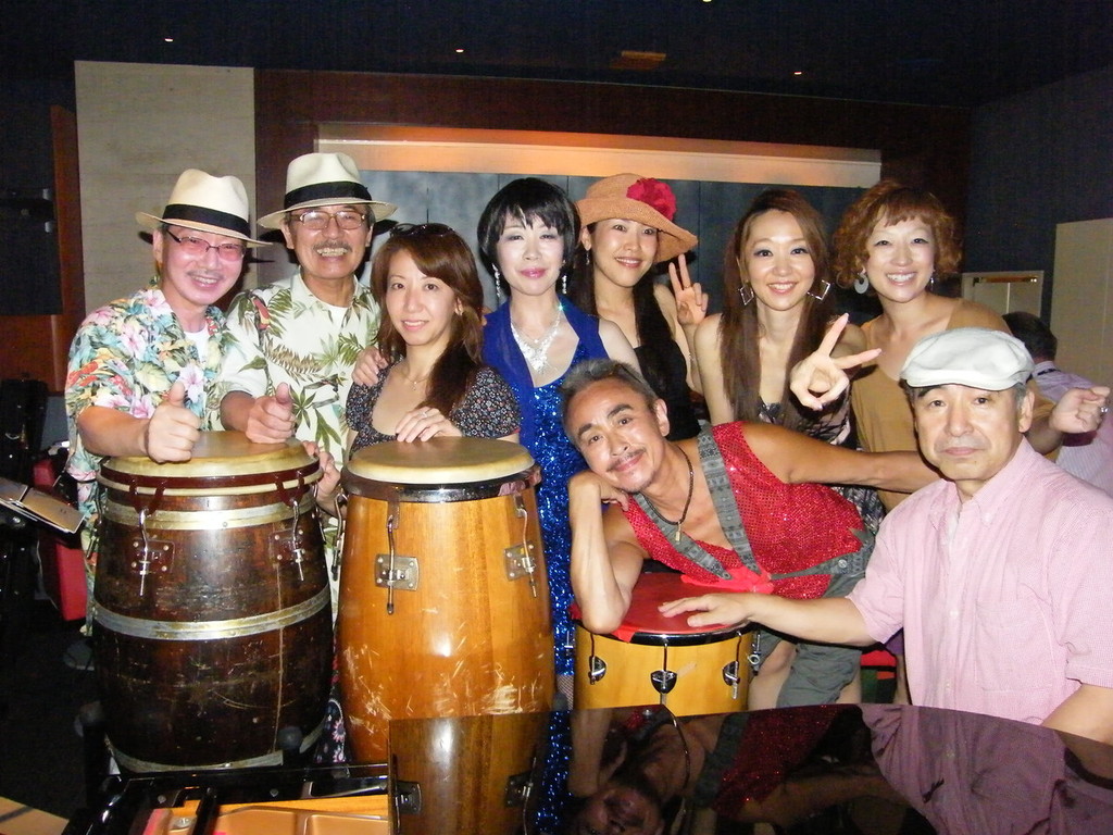 2011年8/11日　club t music「Brazil Night♪」Nobuさん、ペドロさん、Takeruさん、オンさん、高山さん、ゆきちゃん、チカゲさん、優ちゃん、私！