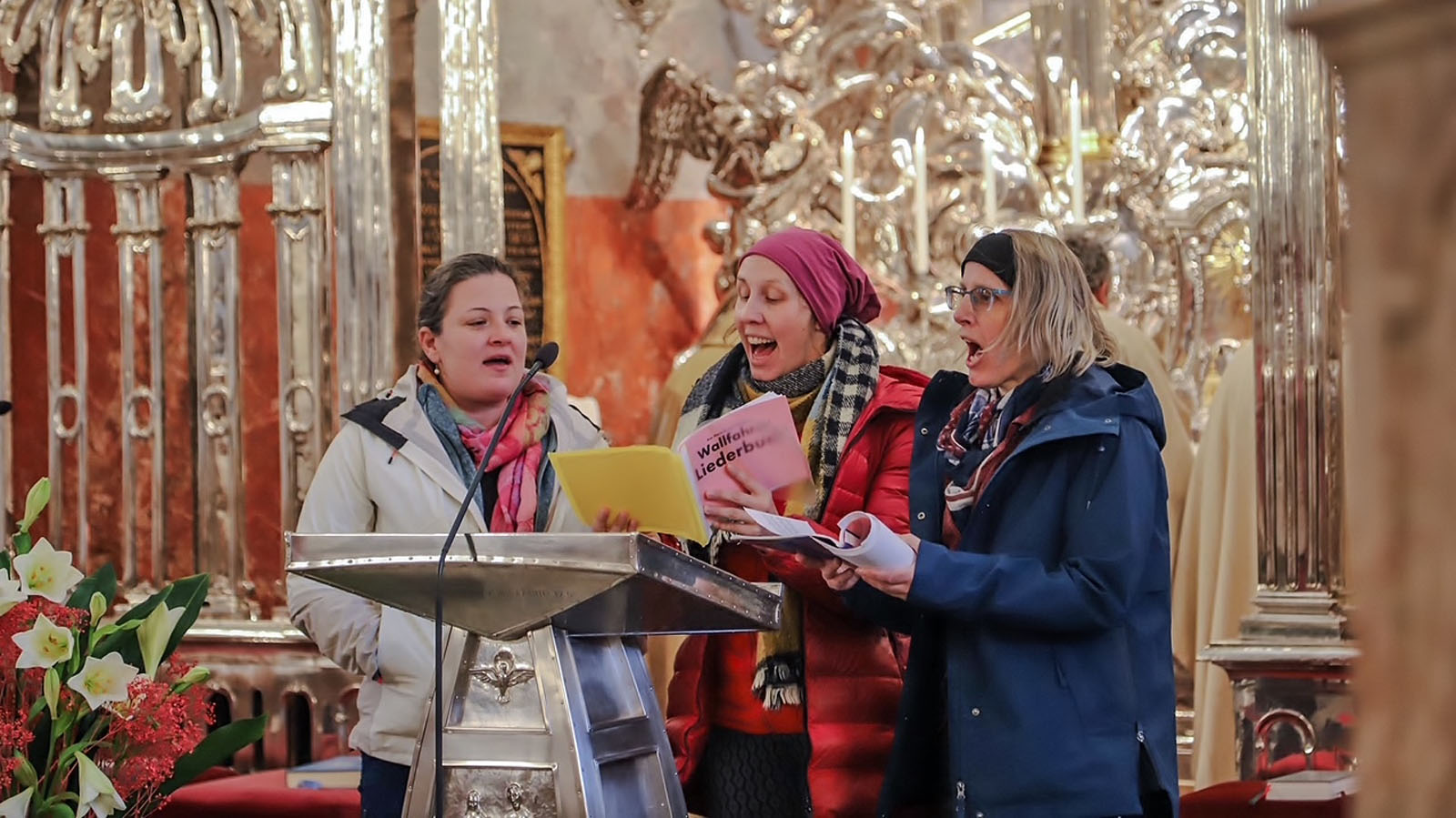 Wallfahrer Messe am Gnadenaltar im Mariazeller Dom