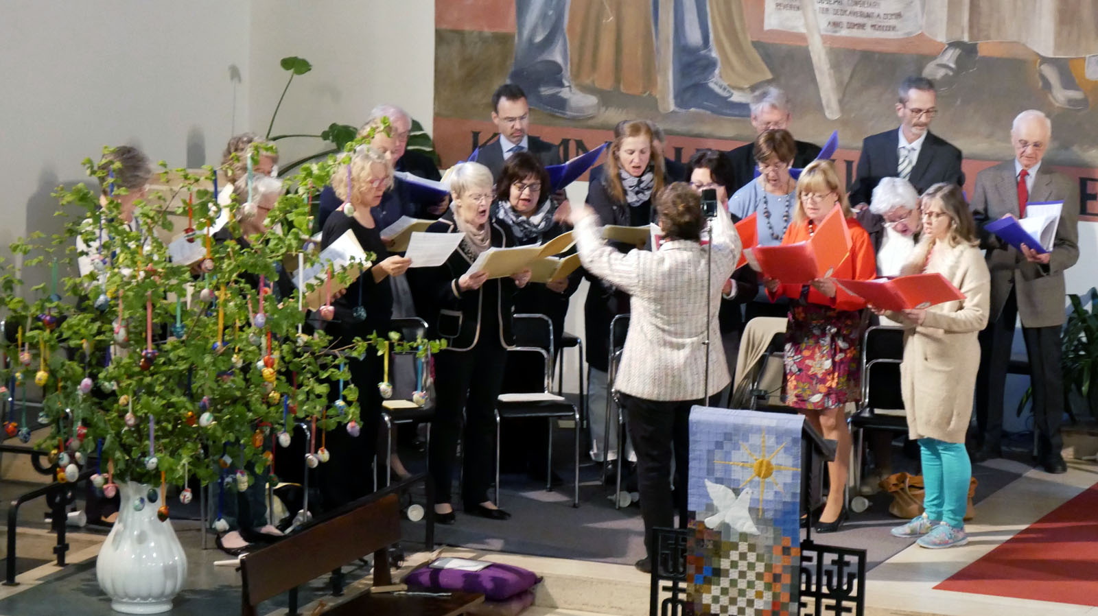 Ostersonntag, Auferstehungsfeier. Gabenlied mit dem Kirchenchor .