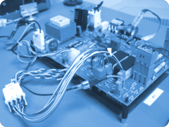 Steuerplatine für Funktionstest angeschlossen und verkabelt