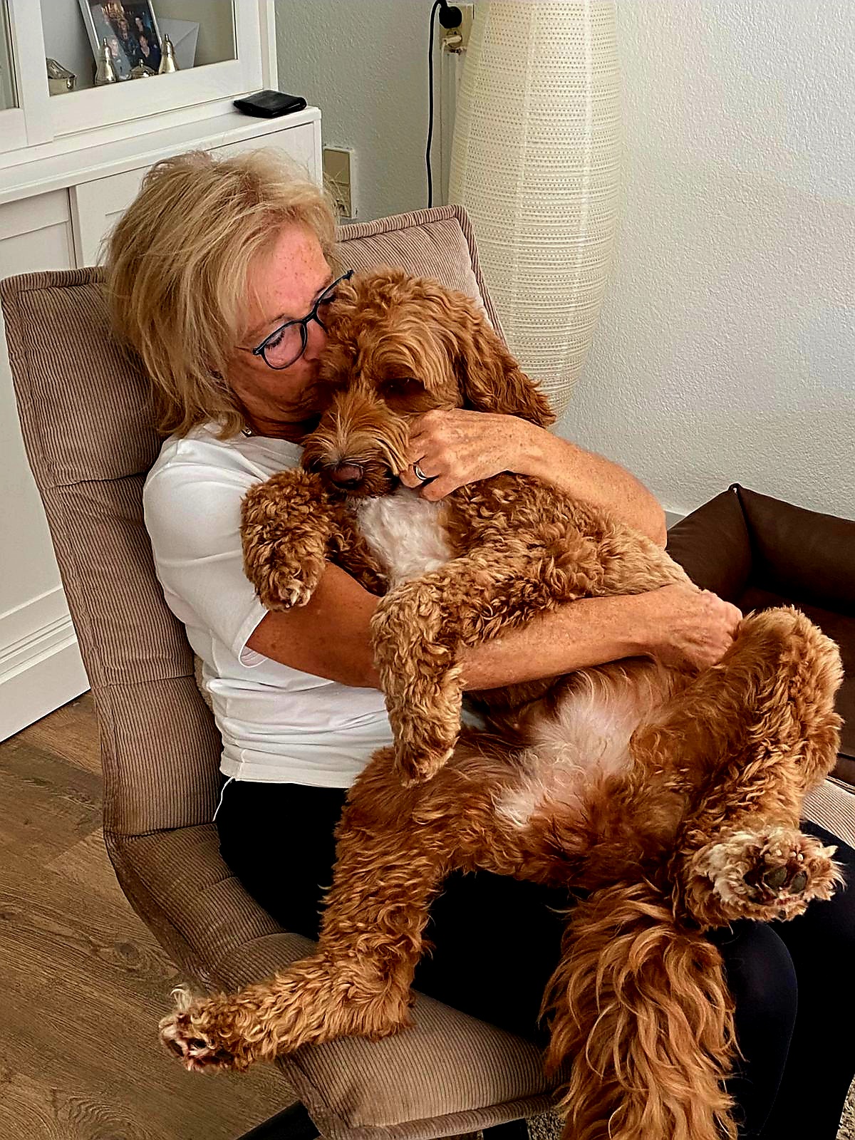 Saar zit heel graag op schoot, ze is mijn bestie, en ontzettend lief en aanhankelijk. ❤️