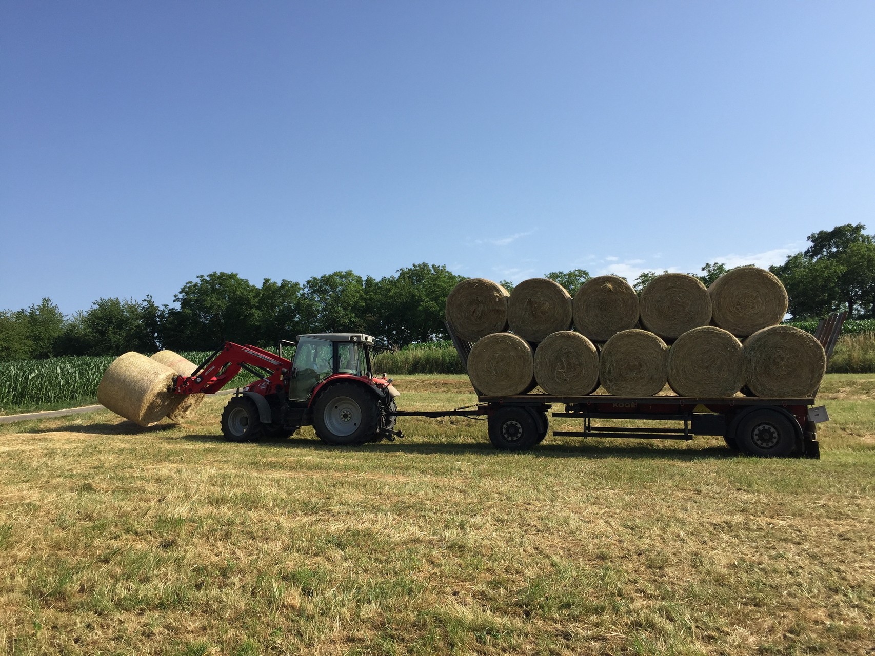 Ballentransport mit 18to Ballenwagen