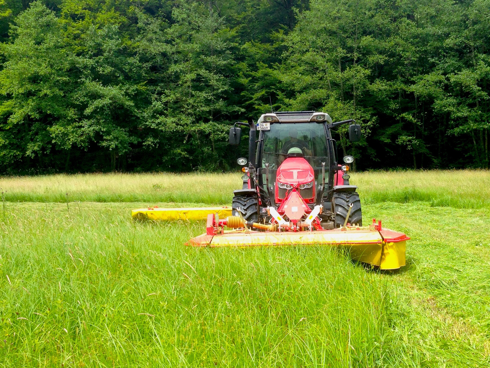 Mähwerkskombination mit 5,4m Arbeitsbreite