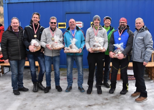 Eisschießen am Stanzer Teich Bereich Mürzzuschlag