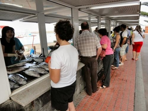 jeden Tag frischen Fisch vom Fischmarkt in Las Galletas 