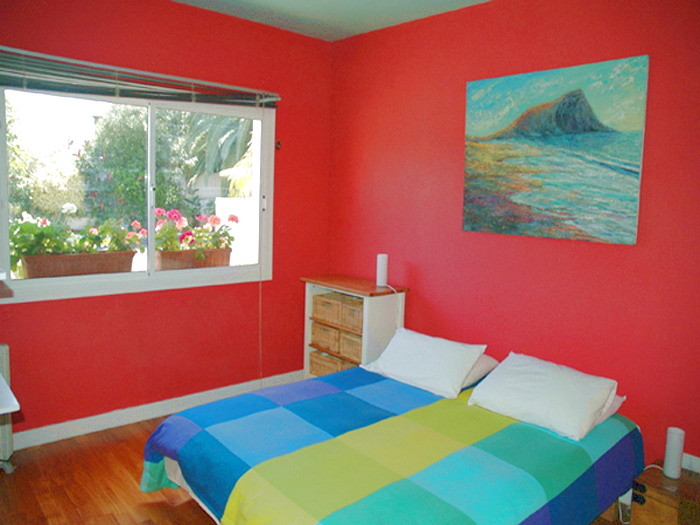 Das 3. Schlafzimmer ist modern eingerichtete.s 