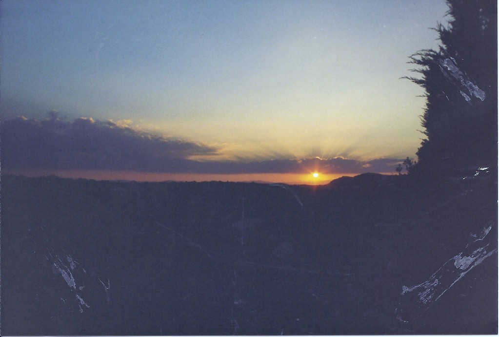 Coucher de soleil à la Leque,au fond à droite la ranc de Fons