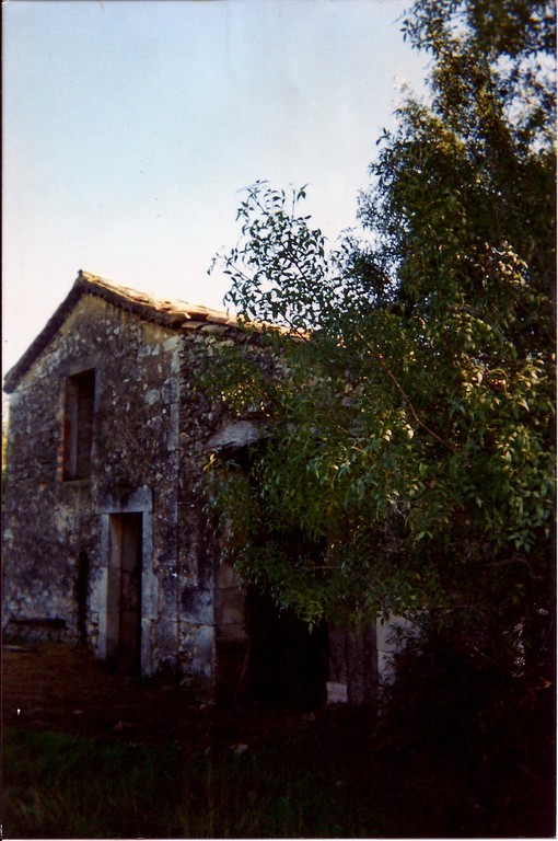 Les Masses. façade Nord de la Grange en 1995