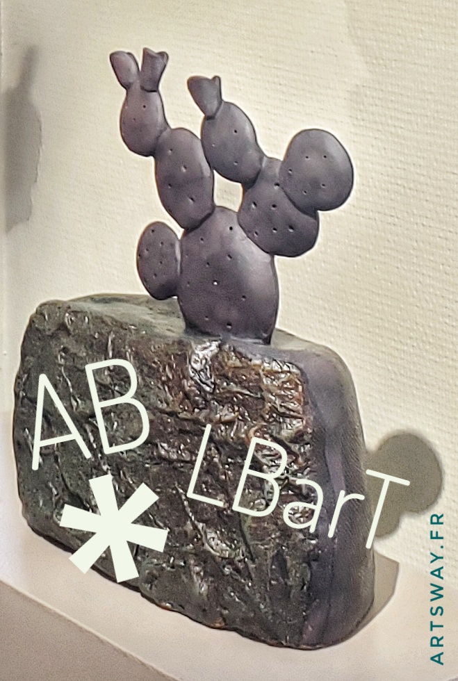 CACTUS SUR LE RIVAGE (Sculpture avec Agnès Bleicher) : Grès émaillé (40 x 35 x 20) - 2025 - 500€