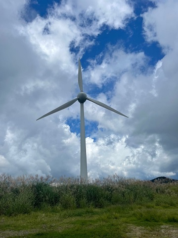 井山頂上の風車