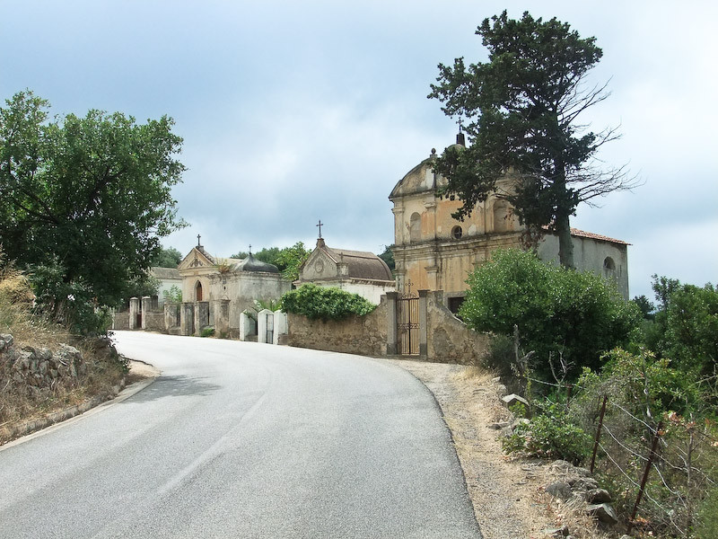  Friedhöfe entlang der Straße