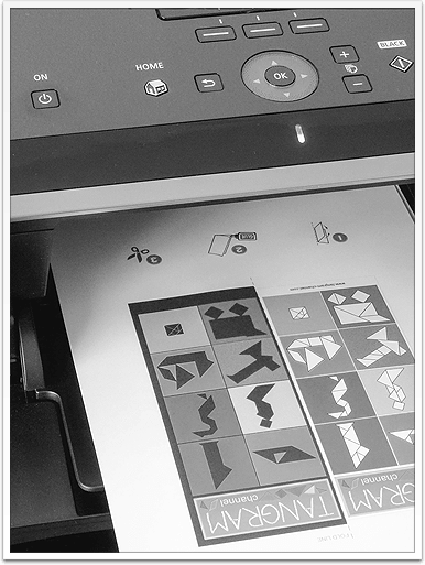 www.presto-tangram.com - Imprimer les cartes Tangram sur du papier épais au format A4.