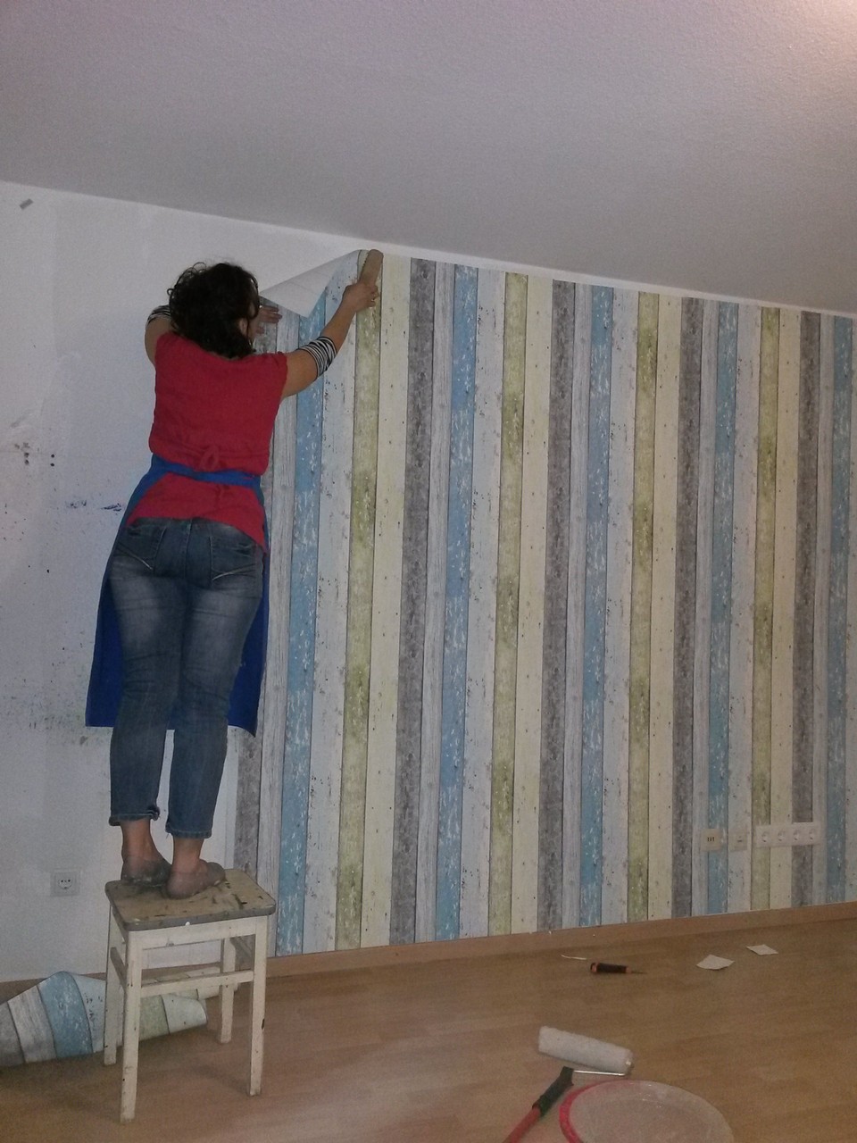 Also wird tapeziert