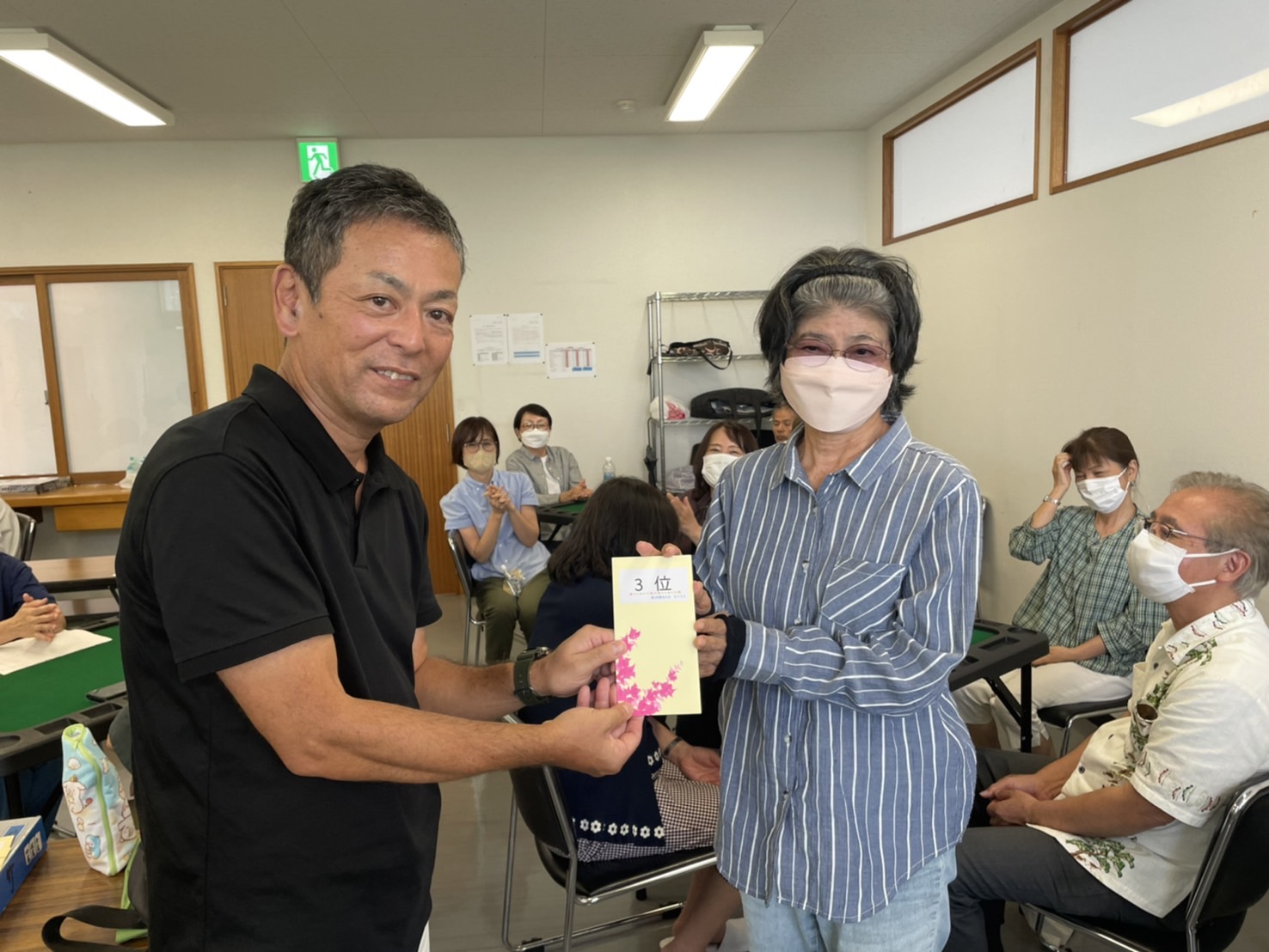 （B) 3位 嘉手苅さん