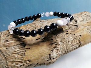 Die Waage und ihre Glücksedelsteine