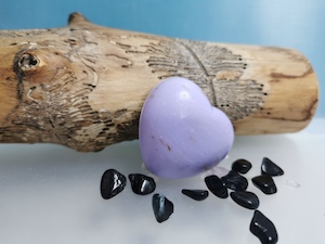 Schutzsteine mit Lavendel-Herzseife