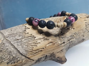 Sesam Jaspis Armband mit Lavastein