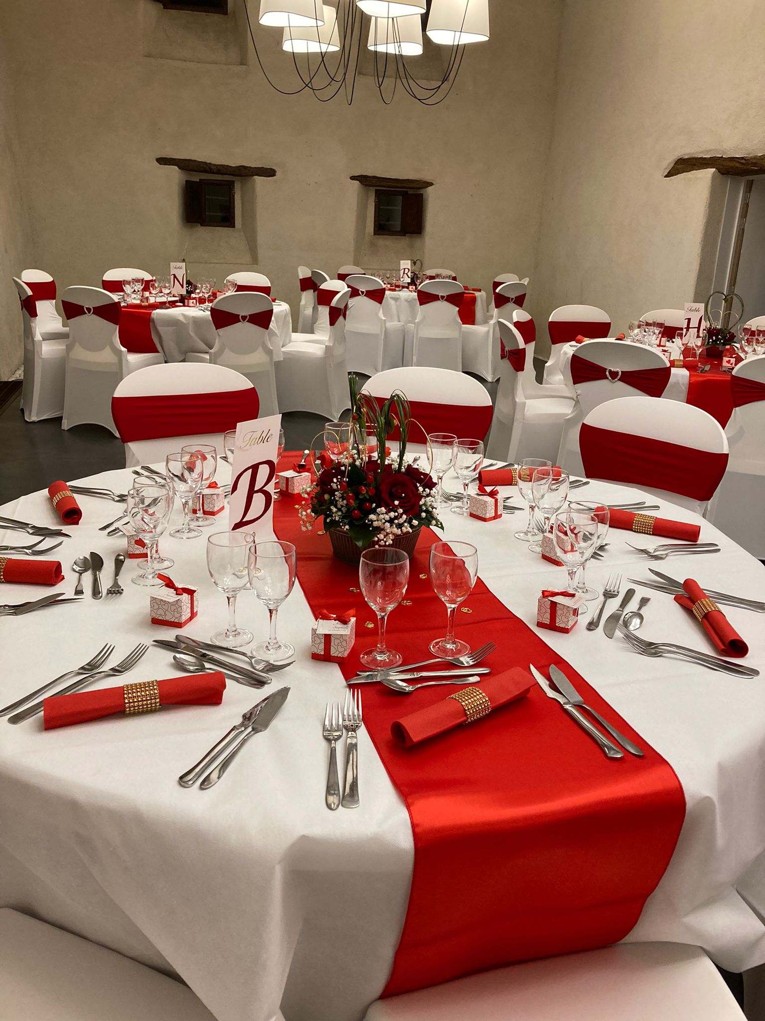 Bois Deco Champetre Mariage Location De Chaise En Bois Pour Vos  Ru00e9ceptions De Mariage En Provence, image size:1536x2048