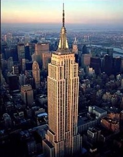 ステート ビル エンパイア エンパイア・ステート・ビルで、ニューヨークの光り輝く摩天楼を上から眺めよう。｜トリドリ