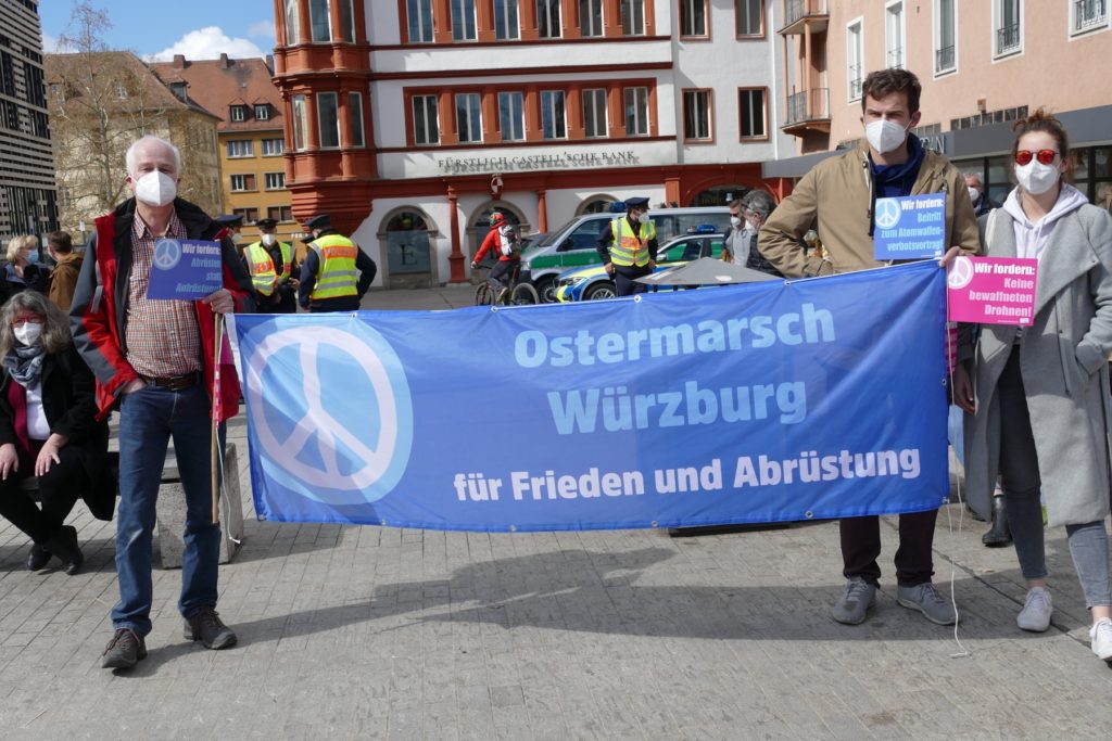 31.03.2021 LBH auf dem Ostermarsch in Würzburg; Foto: Privat