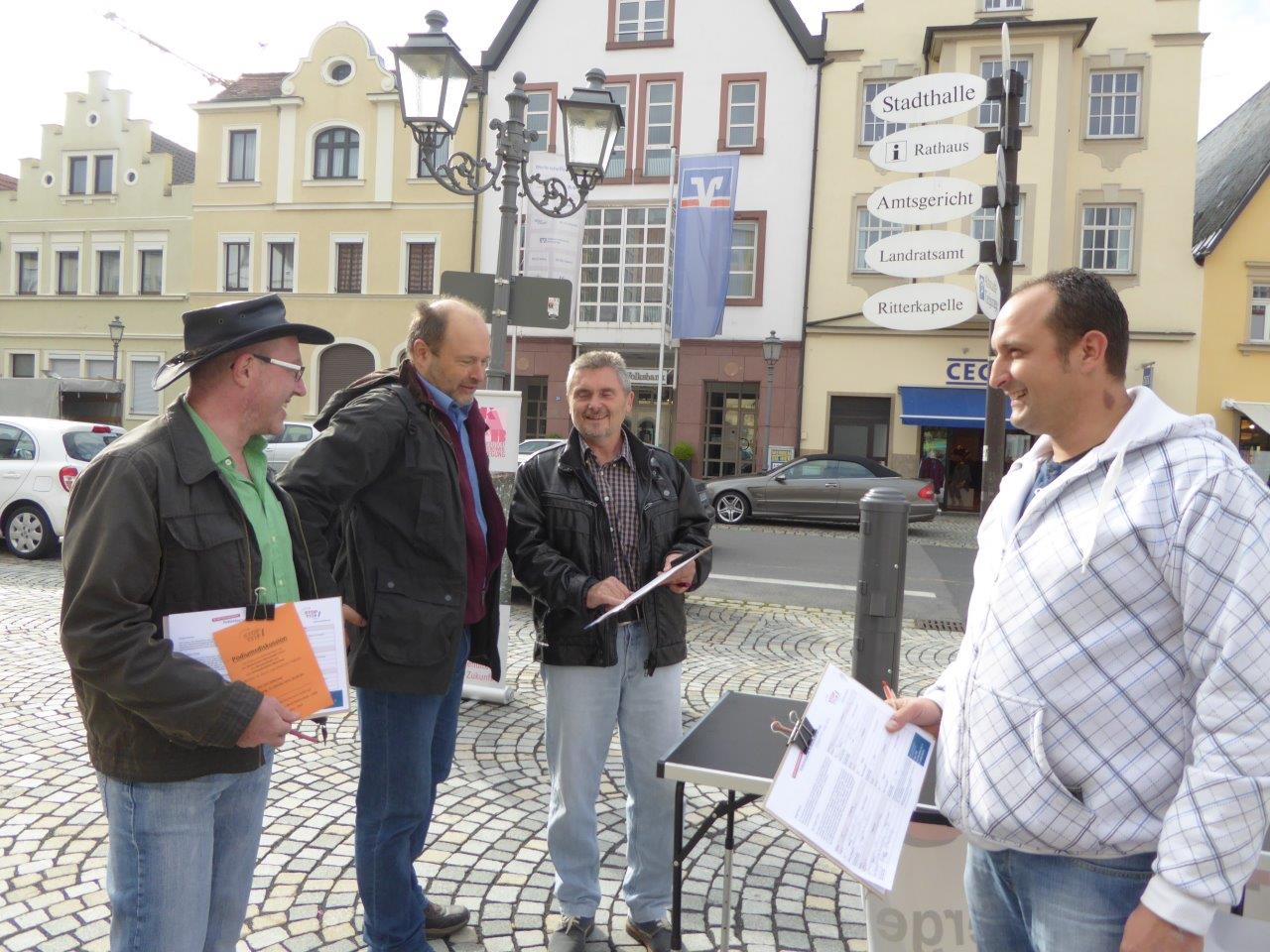 ‎30. ‎September ‎2015 Infostand zur Anti-TTIP-Aktion in Haßfurt (GRÜNE, ÖDP, DGB, LBH); Foto: Privat