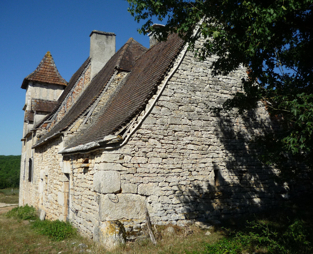 ANCIENNE FERME, AU LIEU-DIT "LES CASEMATES"