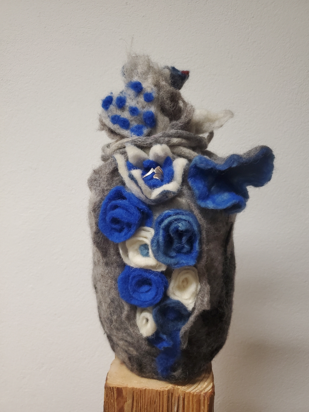 Handgefertigte Filzurne Frauenzell