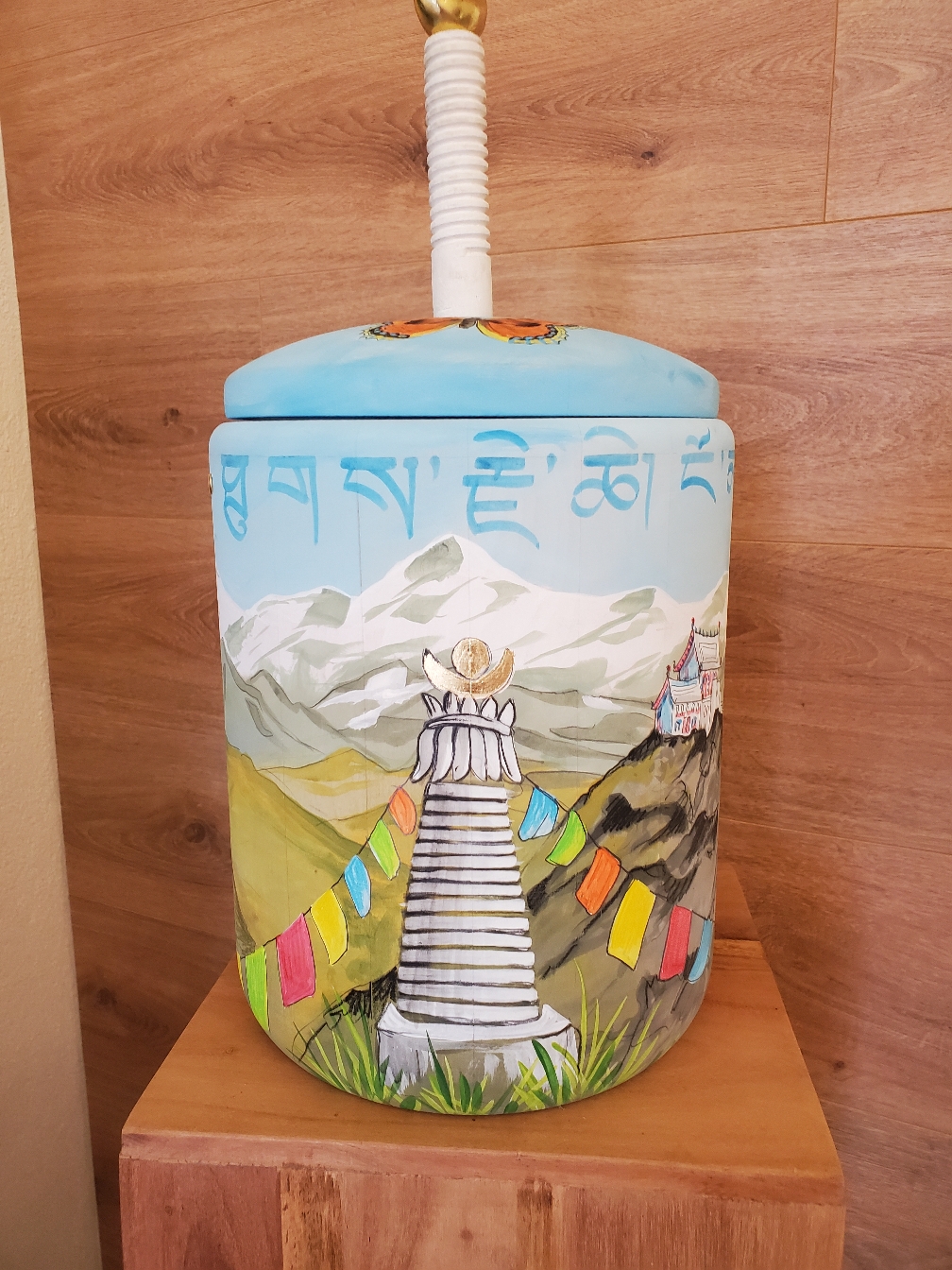 selbst gestaltete Holzurne vom Künstler Opiolka Sargladen Lindau