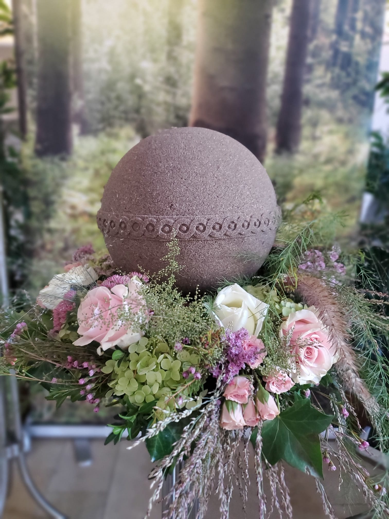 Sandurne in der Friedhofshalle Altusried