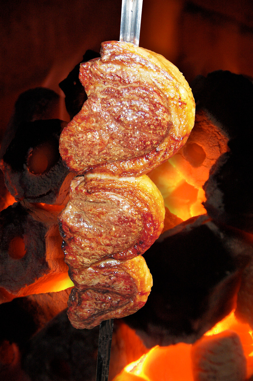 シュハスコで一番人気のお肉 ピカンニャ（イチボ）-ショウパーナ ガーデン-
