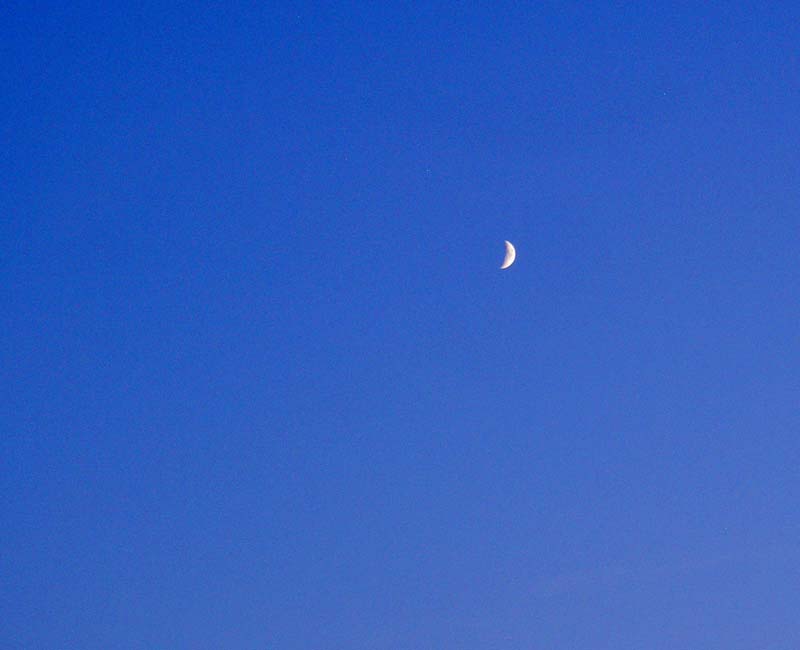 Mond im Blau