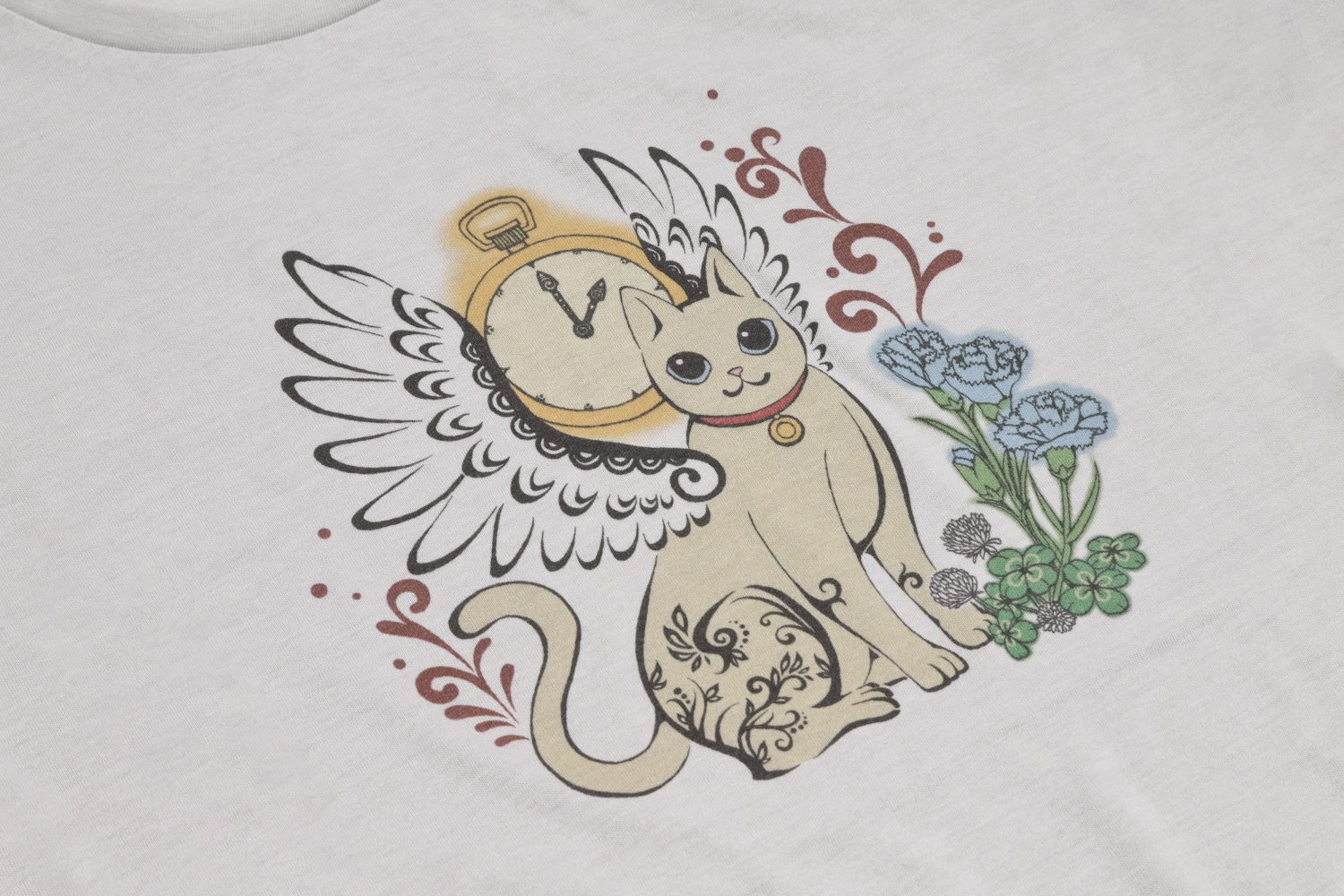 可愛らしい羽根のついた猫ちゃんが誕生