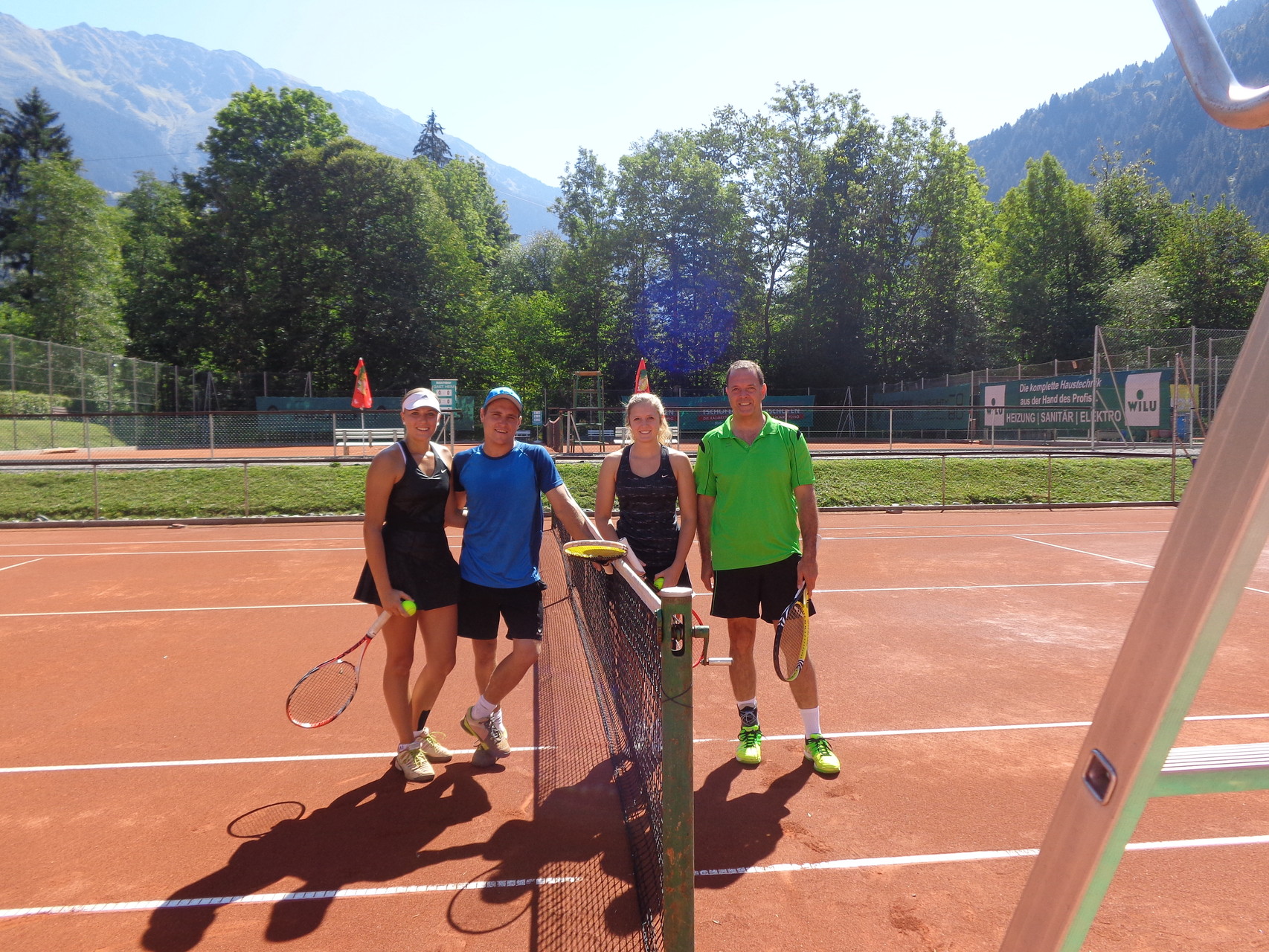 Mixed- Doppel Sieger Fabienne Rippl+Andreas Wörz (links) mit Lisa+Peter Türtscher