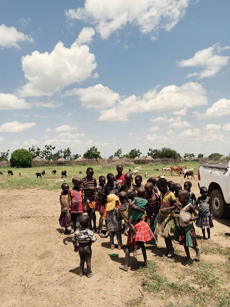 Children are welcoming the visitors