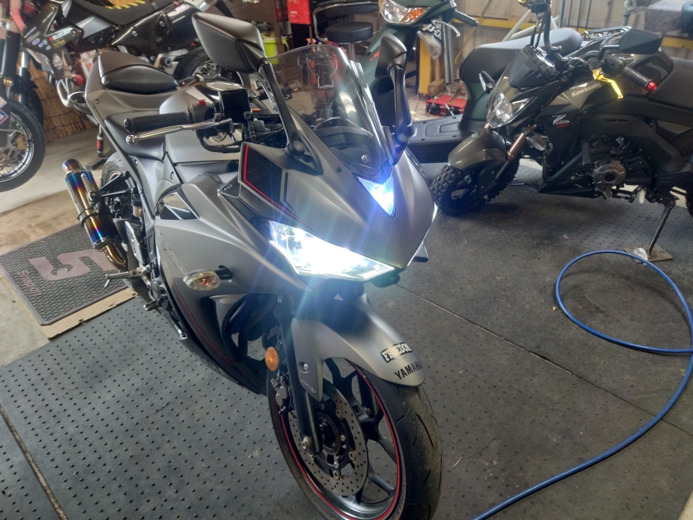 ポジションランプ交換しております。