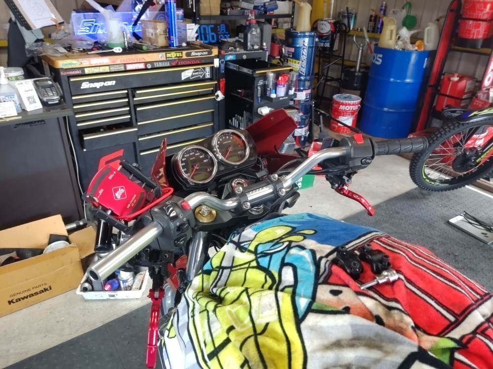 ハンドル交換中　
