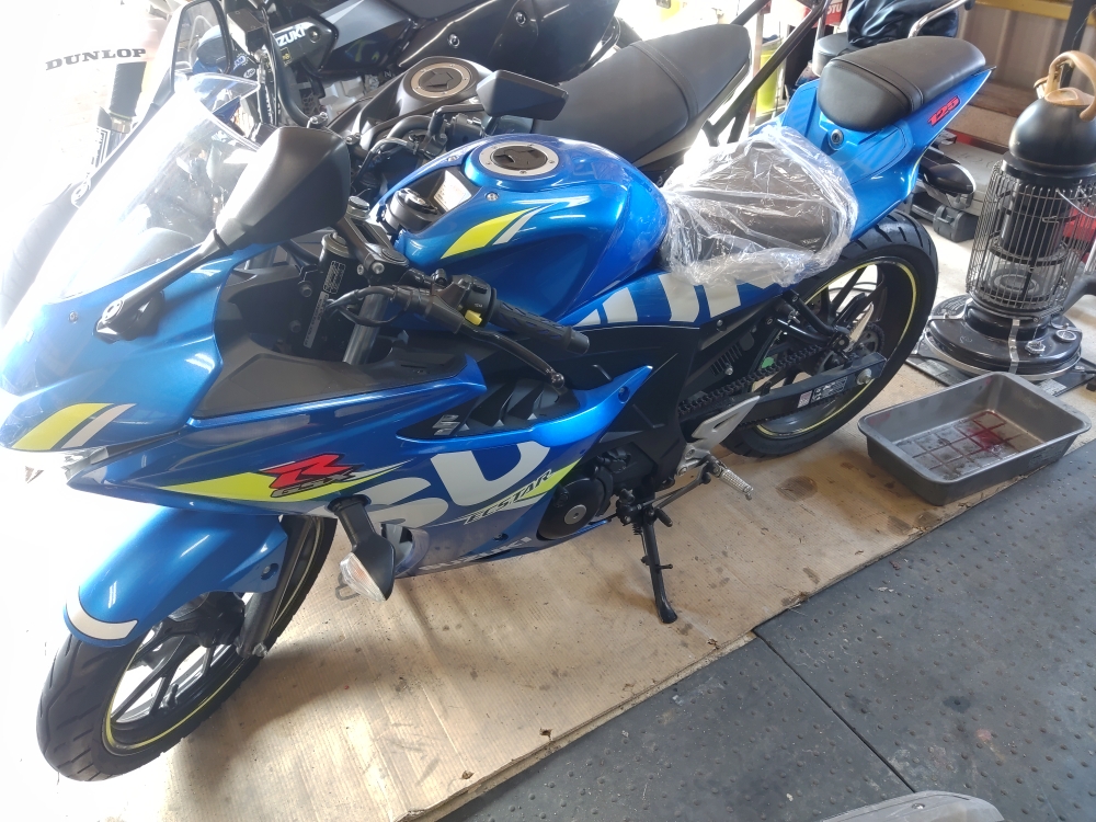 スズキ　GSX R125