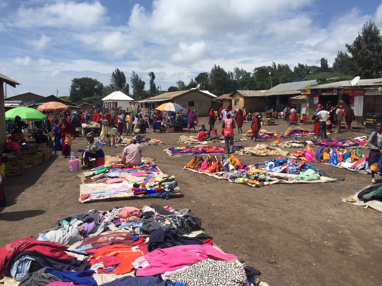 Massai Markt / Second Hand Kleidung 