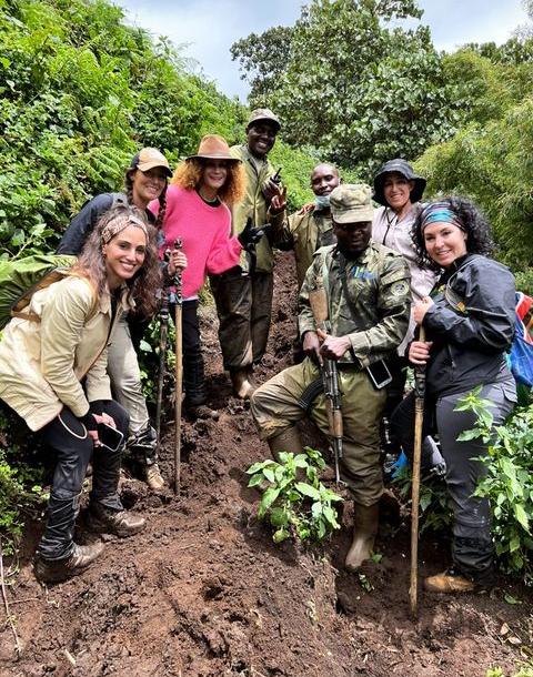 gorilla-trekking-safari.jpg