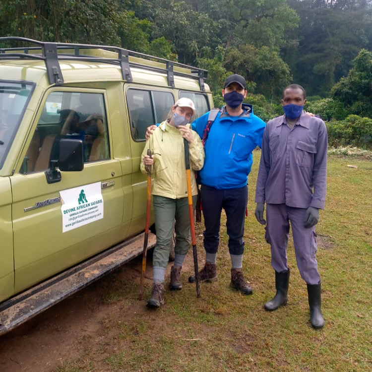 gorilla-trekking-tour-uganda.jpg