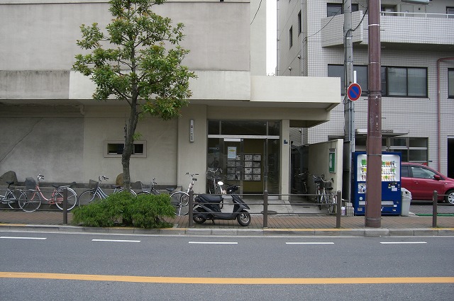 正面玄関はコチラ