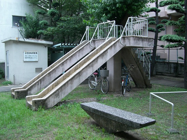 2連式人研ぎすべり台(現況撤去済)