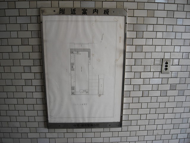 裏口案内板は住棟配置図