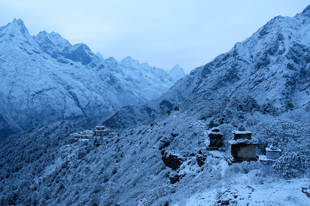 Mit einer kurzen Wanderung auf den Grat südöstlich des Klosters Tengboche geniesst man einen schönen Ausblick