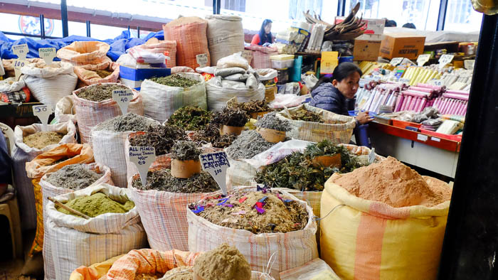 Auf dem Weekend-Markt in Thimphu gibt es allerlei zu sehen