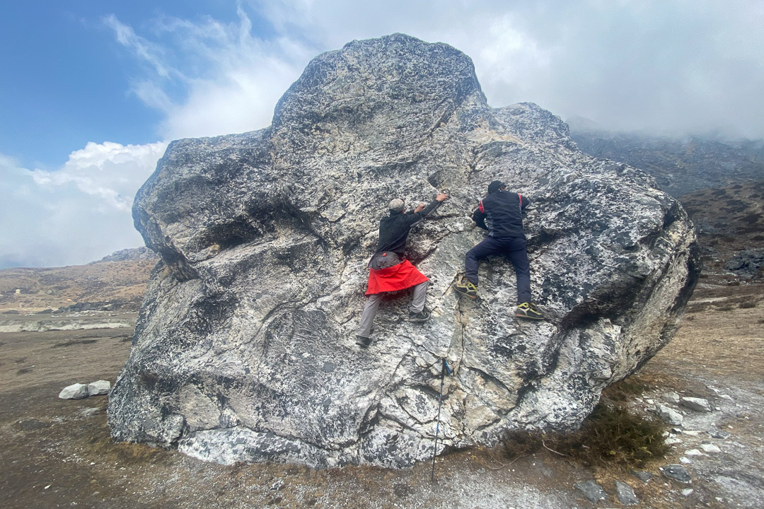 «Trockenübung» im Basecamp der Ama Dablam für kommende Touren