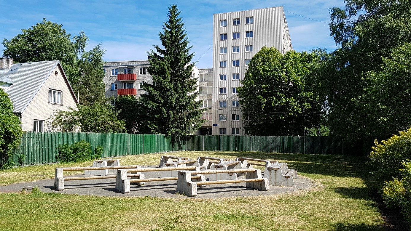 Open air class Lilleküla Gymnasium Tallinn Estland