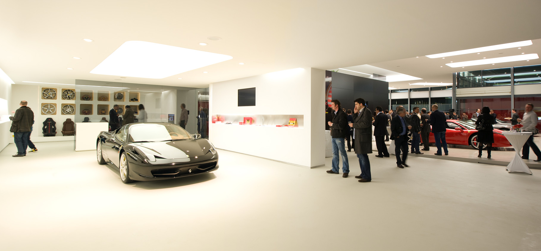 Showroom Ferrari-Maserati (K-architectes)