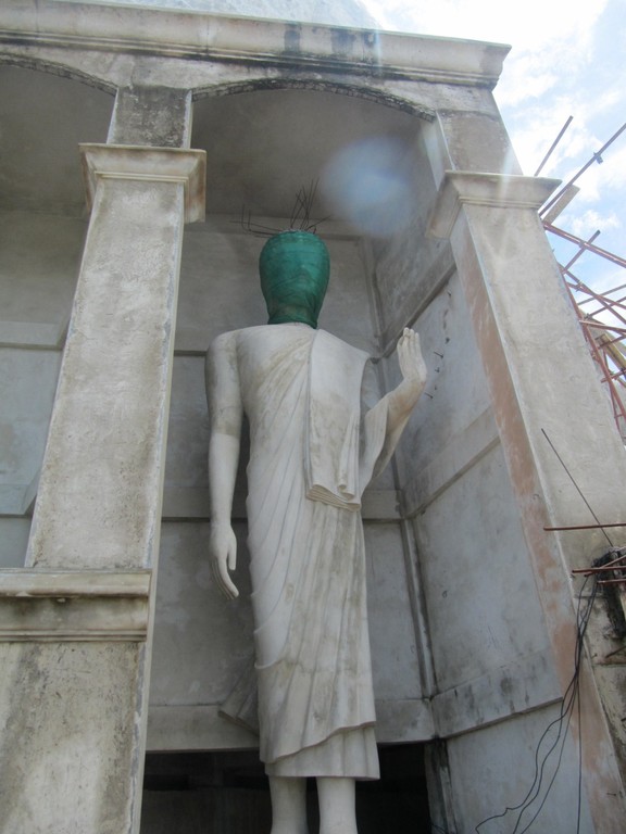 cela fait très "homme invisible" version statue, non ?